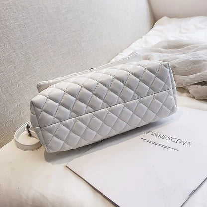 Style Loft Collection Diamond Quilted Chain Bag